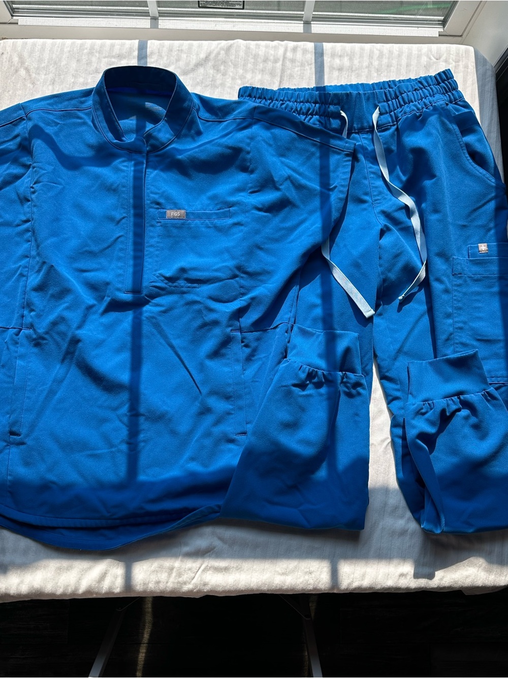 FIGS Women's Scrub Set Royal Blue Montex Top XS & Uman Jogger Pants S